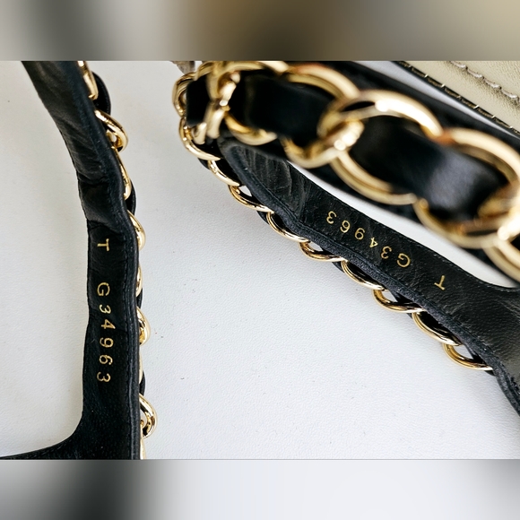 *SOLD* Chanel 19A Gold Chain Beetle CC Logo Black Thong Sandals - Size 40C - Picture 7 of 7